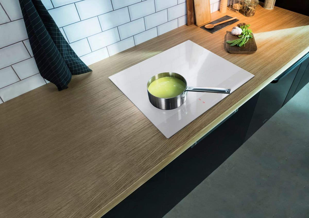 כיריים אינדוקציה gorenje זכוכית לבנה דגם GI6421SYW