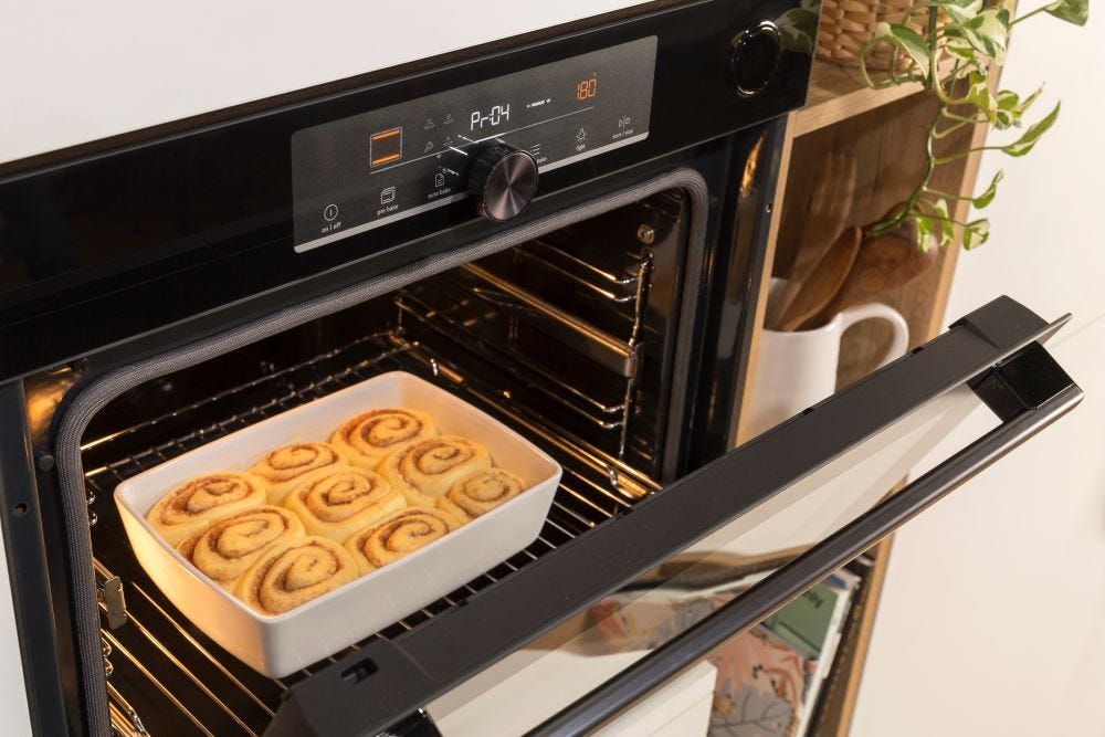תנור בנוי פירוליטי gorenje בגימור זכוכית שחורה דגם BPSAX6747A08BG