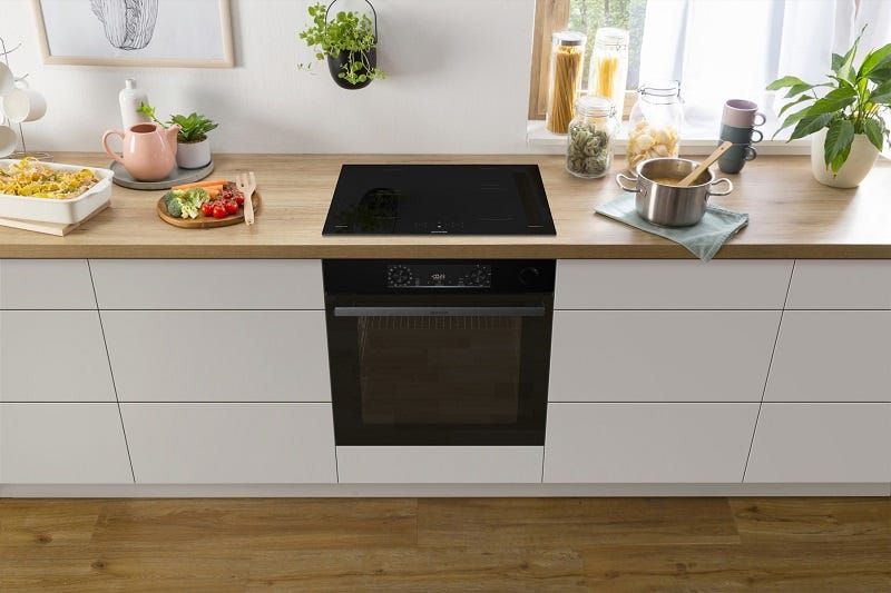 תנור בנוי gorenje בגימור נירוסטה שחורה דגם BOS6737E06B