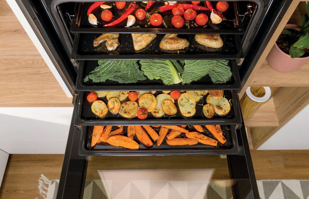 תנור בנוי פירוליטי gorenje בגימור זכוכית שחורה דגם BPSAX6747A08BG