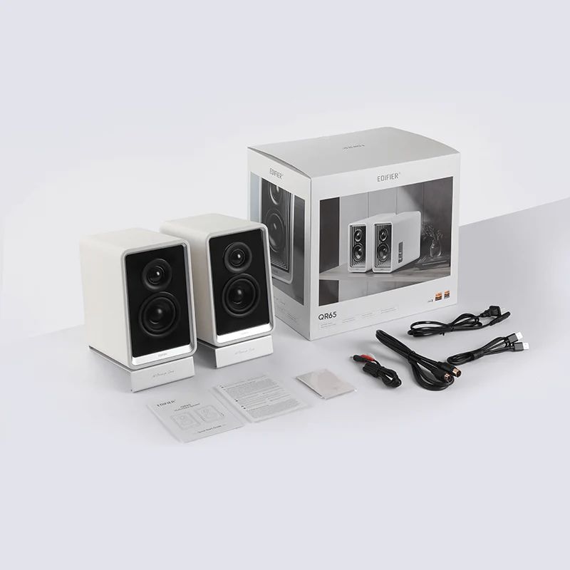 רמקולי מוניטור אקטיביים Edifier QR65 – הספק טווח גבוה 15W×2 וטווח נמוך 20W×2 – תגובת תדר 55Hz-40kHz – חיבורי Bluetooth, USB-A ו-RCA – כולל מטען GaN 65W – צבע לבן
