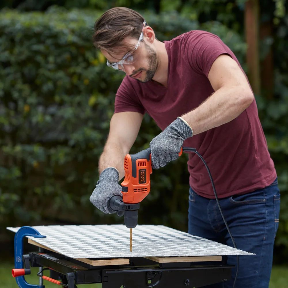 מקדחה פטישון חשמלית BLACK&DECKER 500W עם מנוע חזק 2800 סל"ד באחריות יבואן רשמי לשנתיים