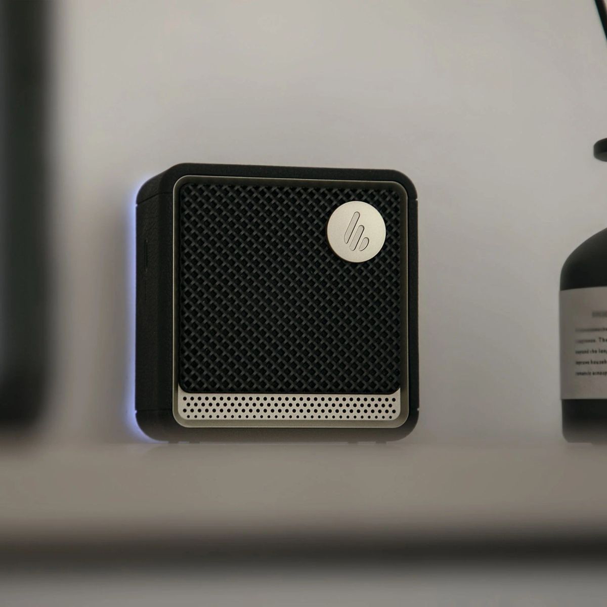 Edifier ES20 - Portable Bluetooth Speaker Black