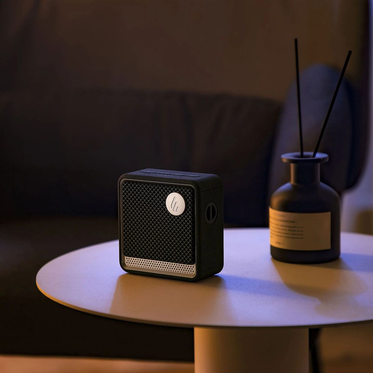 Edifier ES20 - Portable Bluetooth Speaker Black