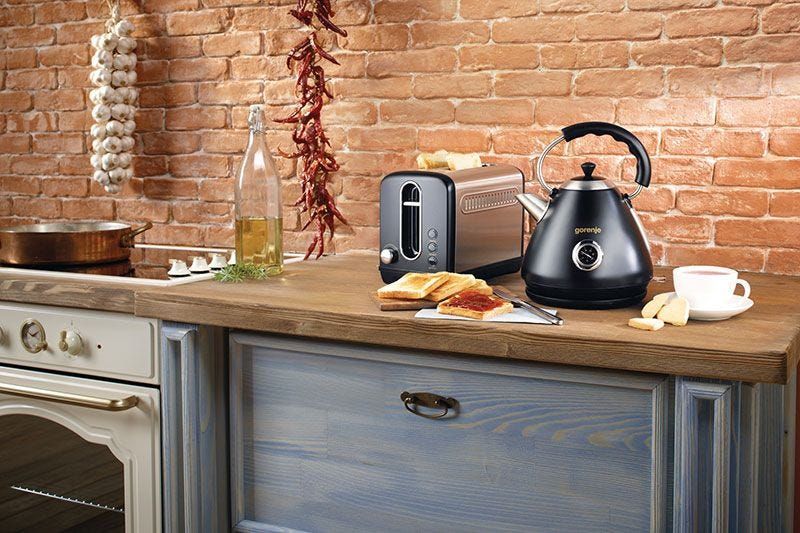 קומקום שחור gorenje בעיצוב קלאסי  דגם K17CLBK