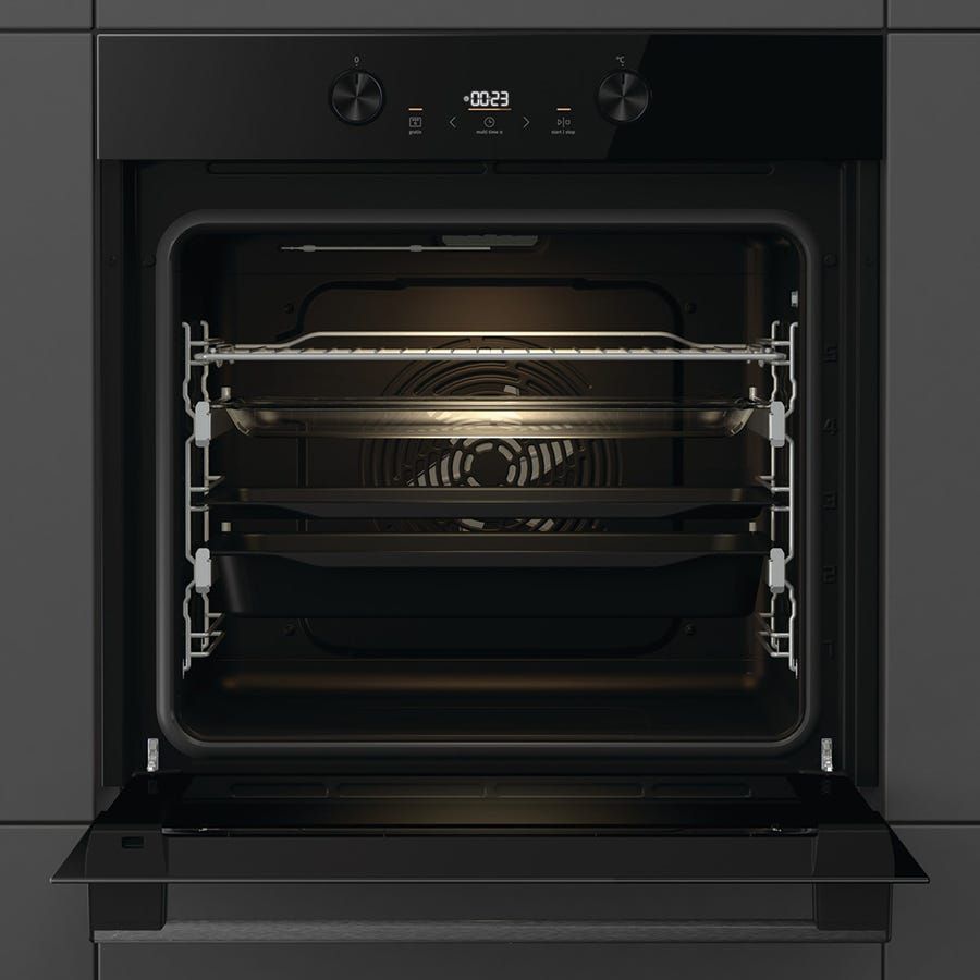 תנור בנוי  gorenje בגימור זכוכית שחורה 60 סמ דגם BOS6737E20FBG