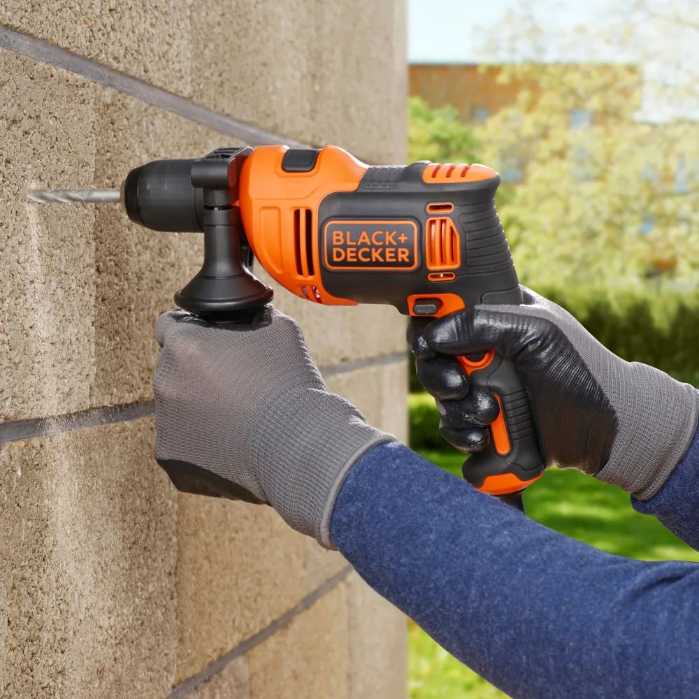 מקדחה חוטית BLACK+DECKER 710W 32 אביזרים מקצועית עם תיק נשיאה באחריות יבואן רשמי