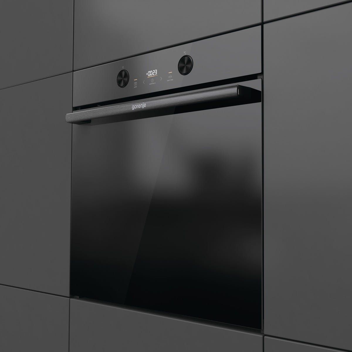 תנור בנוי  gorenje בגימור זכוכית שחורה 60 סמ דגם BOS6737E20FBG