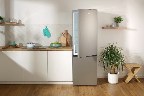 מקרר 2 דלתות gorenje  מקפיא תחתון 363 ליטר בגימור נירוסטה דגם NRK6191PS4