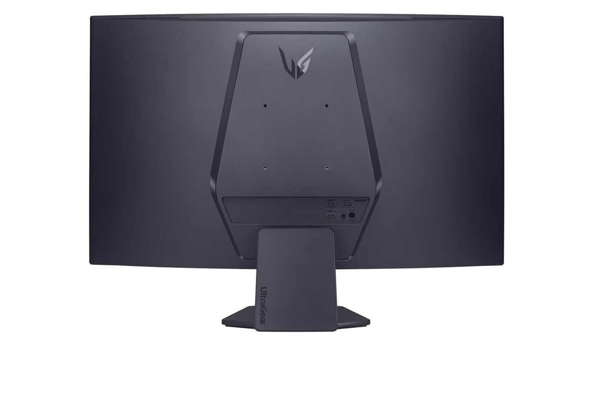 מסך מחשב גיימינג קעור 32 UltraGear™ QHD תוצרת LG דגם: 32GS60QC-B