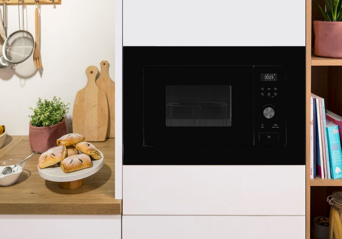 מיקרו gorenje אינטגרלי משולב גריל 20 ליטר דגם BM201AG1BG