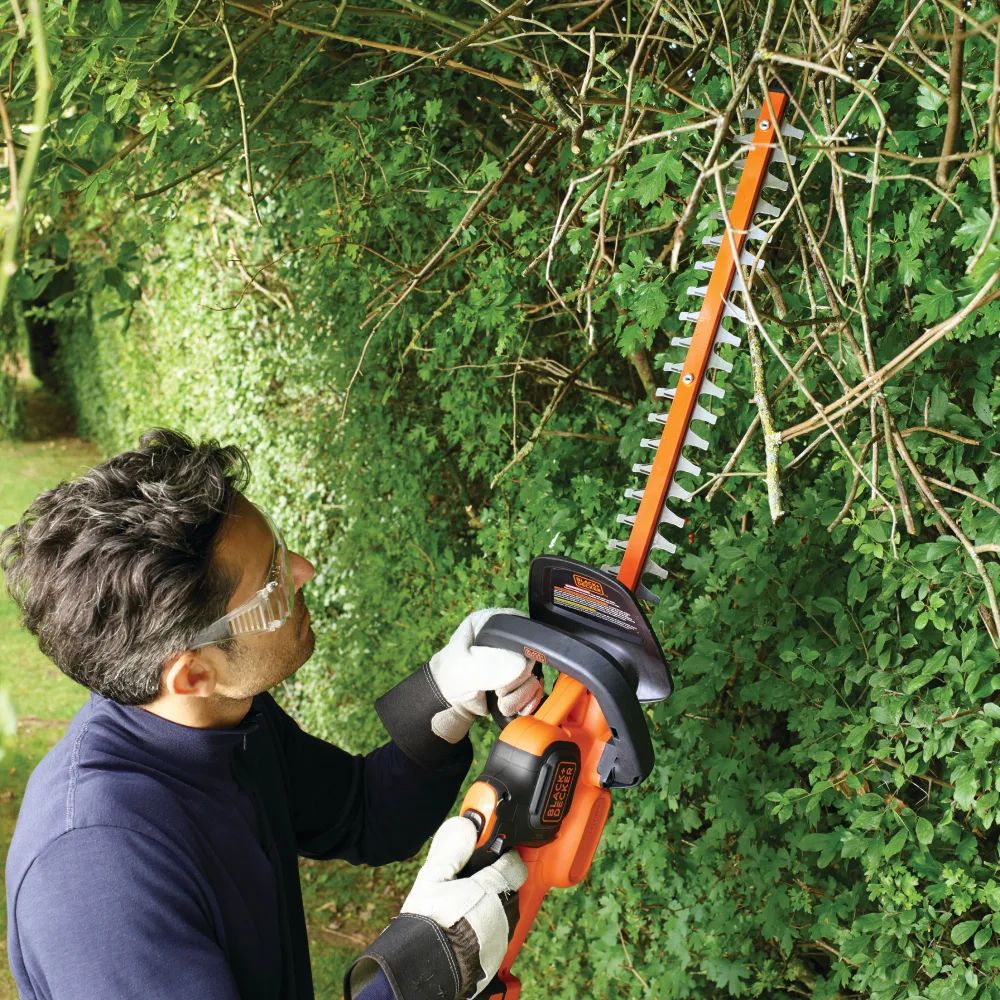 גוזם גדר חיה נטען 50 ס"מ BLACK DECKER Powercommand 18V סוללה אלחוטית באחריות יבואן רשמי