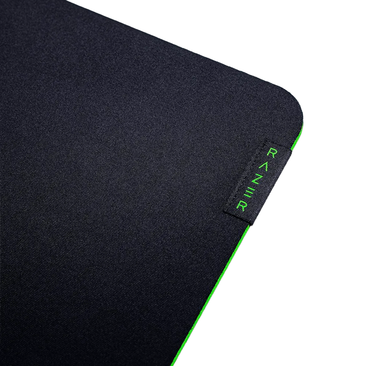 משטח לעכבר Razer Gigantus V2 XXL – מידות 940x410 מ"מ – עובי 4 מ"מ – משטח בד מיקרו-אריגה – בסיס נגד החלקה – שנתיים אחריות