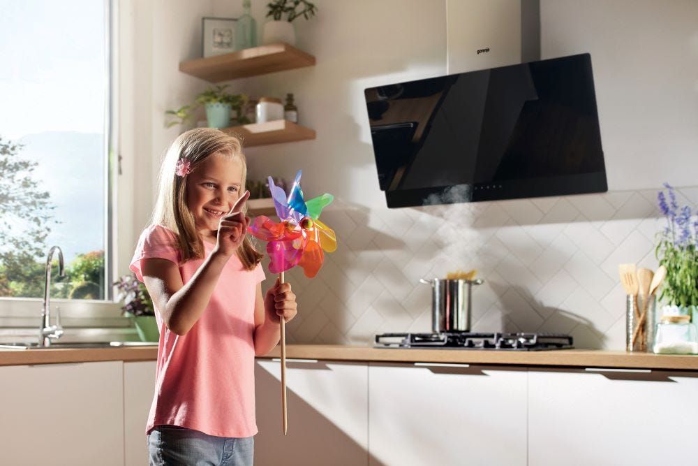 קולט אדים צמוד קיר gorenje זכוכית שחורה משולבת נירוסטה דגם WHI949EXBG