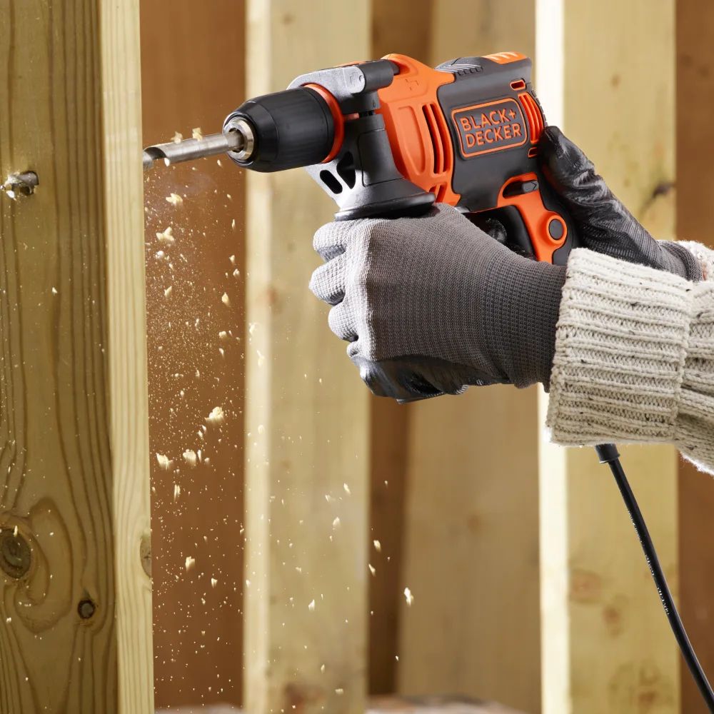 מקדחה חוטית BLACK+DECKER 710W 32 אביזרים מקצועית עם תיק נשיאה באחריות יבואן רשמי
