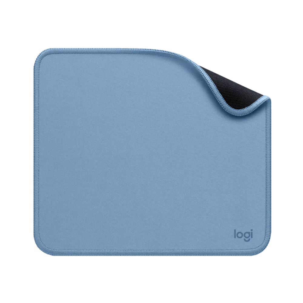 משטח לעכבר Logitech Desk Mat – 700x300 מ"מ – עובי 2 מ"מ – פוליאסטר ממוחזר – בסיס נגד החלקה – ורוד