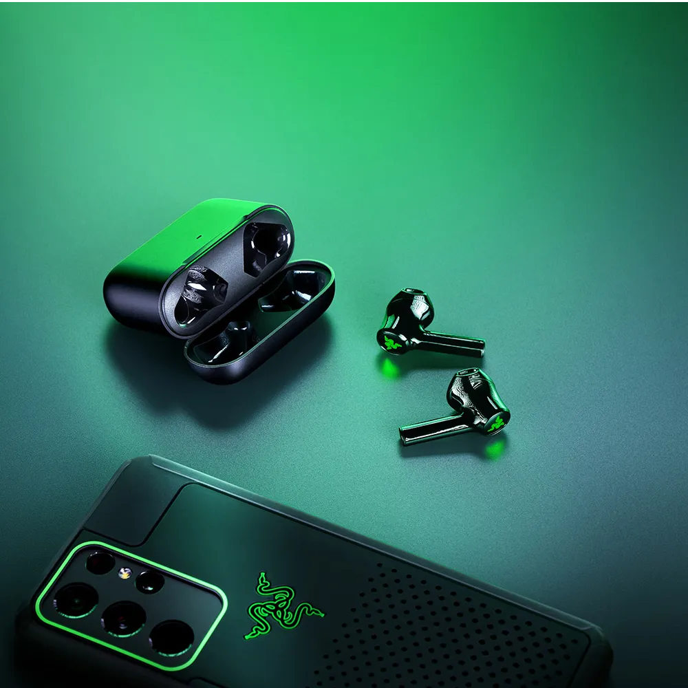 מצלמת רשת Razer Kiyo – 720p ב-60fps או Full HD 1080p ב-30fps – טבעת תאורה מובנית עם בהירות מתכווננת – מיקרופון מובנה – חיבור USB 2.0 – צבע שחור