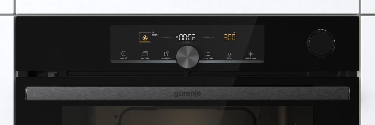 תנור בנוי gorenje בגימור זכוכית שחורה דגם BPSA6747A08BG