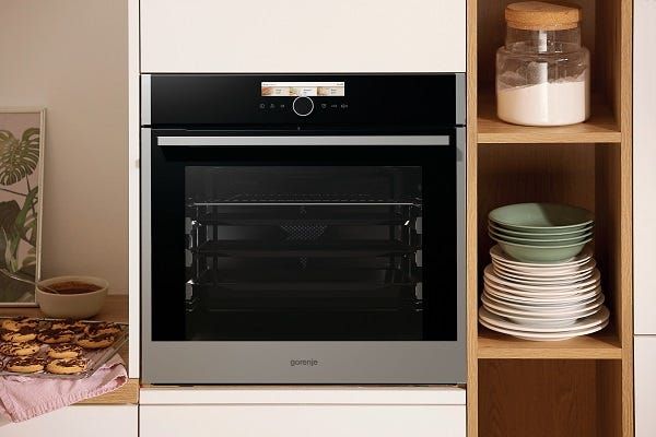 תנור בנוי  gorenje פירוליטי 60 סמ נירוסטה בשילוב זכוכית שחורה דגם BOP798S54X