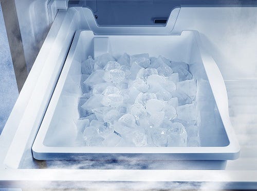 מקרר 3 דלתות Hisense מקפיא תחתון 752 ליטר נטו דגם RT-102B בצבע נירוסטה שחורה מוברשת – תמונה 4