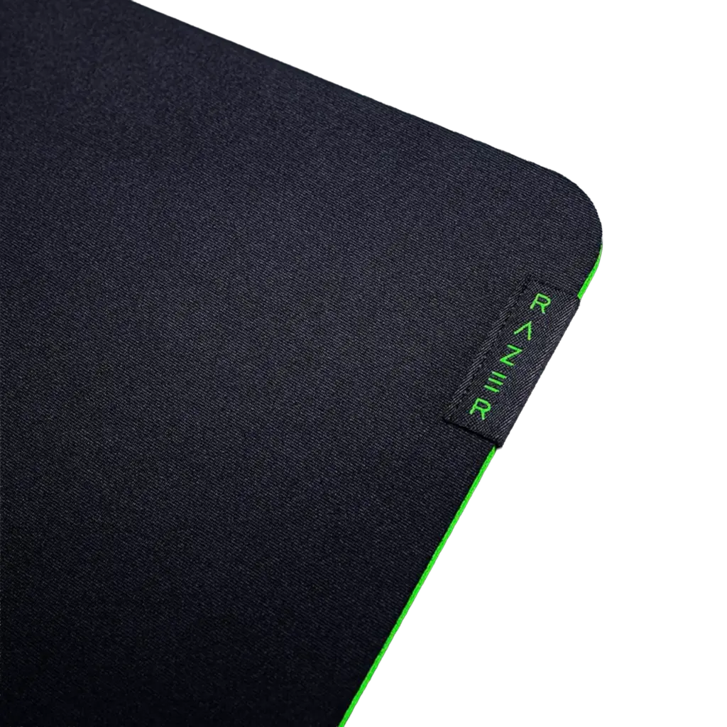 משטח עכבר גיימינג Razer Gigantus V2 – גודל 3XL 1200x550 מ"מ – בד מיקרו-אריגה – בסיס נגד החלקה