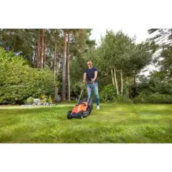 Alternative view of מכסחת דשא עם ידית ארגונומית דגם BEMW451BH-GB מבית BLACK&DECKER