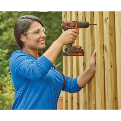 מברגת קידוח BDCDC18 מבית BLACK&DECKER