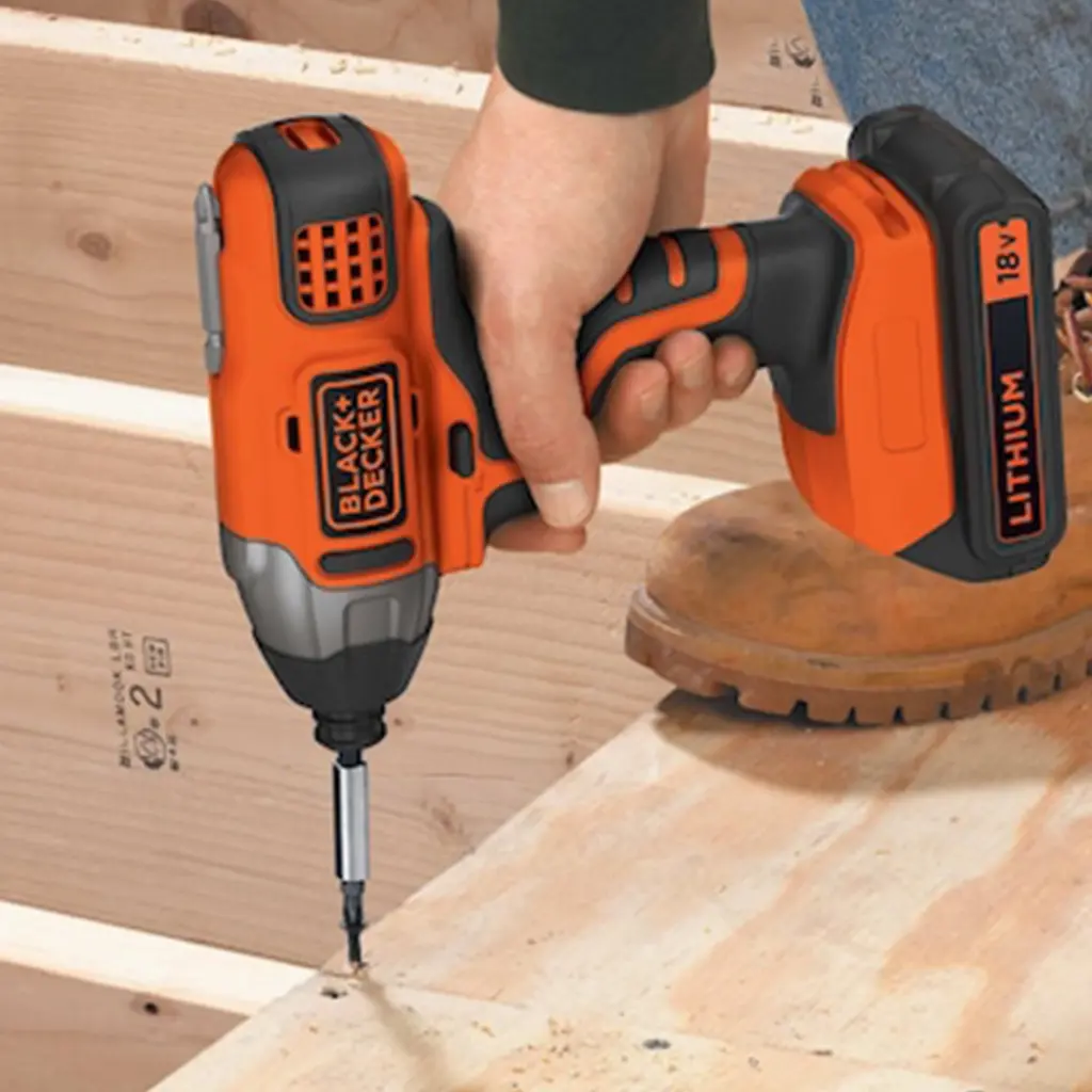 מברגה אימפקט דגם BDCIM18N-XJ מבית BLACK&DECKER
