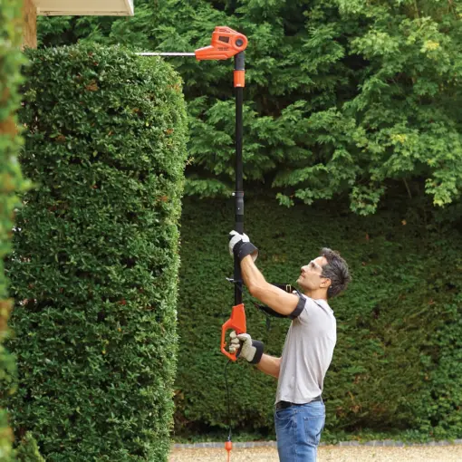 גוזם גדר חיה חשמלי Black+Decker PH5551 – להב 51 סמ, הספק 550W