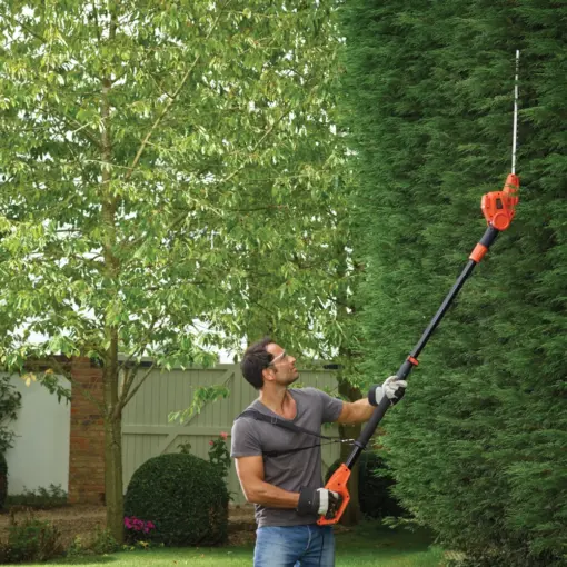 גוזם גדר חיה חשמלי Black+Decker PH5551 – להב 51 סמ, הספק 550W